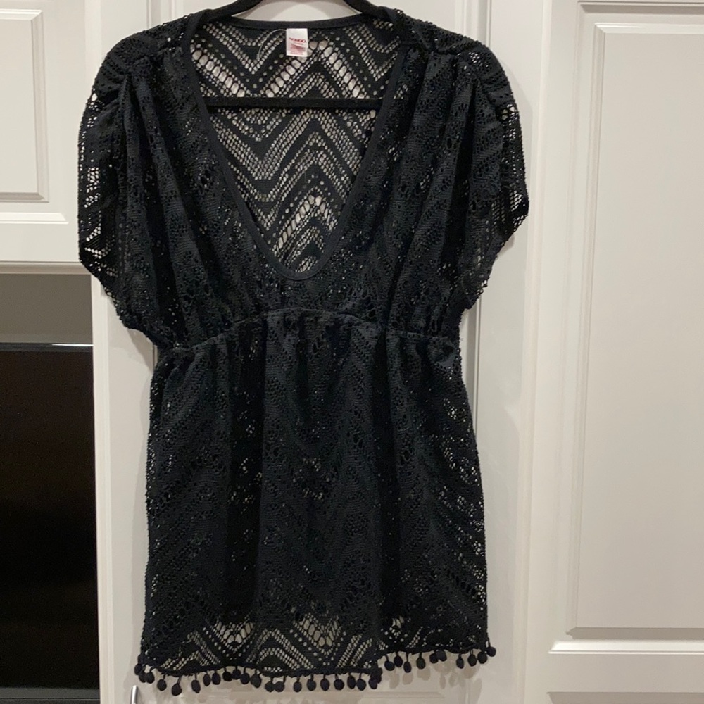 HP 🎉 6/17NWOT BONGO eyelet swim cover up top